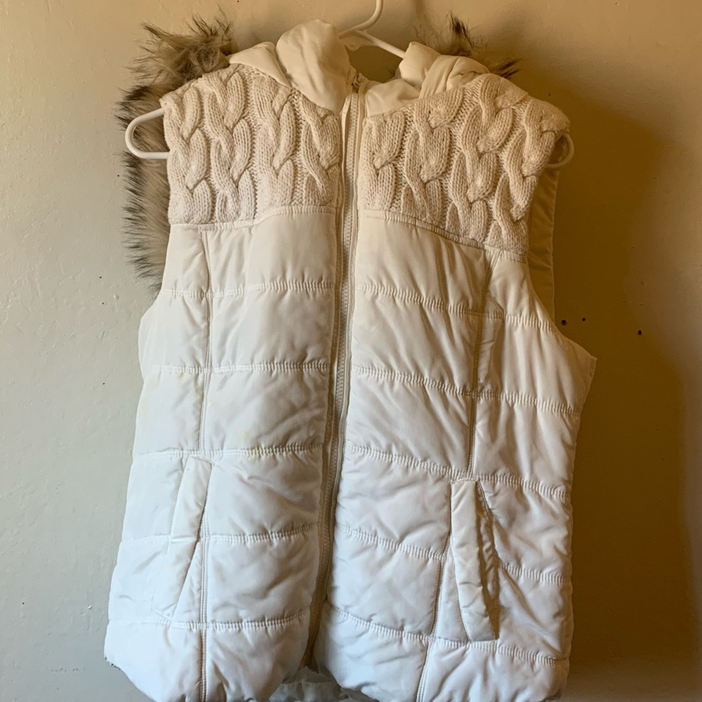 Off white winter vest with faux fur hood